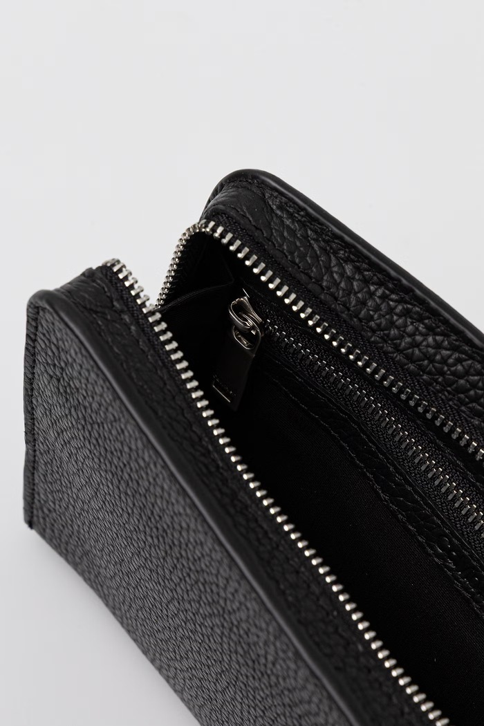 Calvin Klein kozmetická taška pánska kožená čierna LV04D1153G