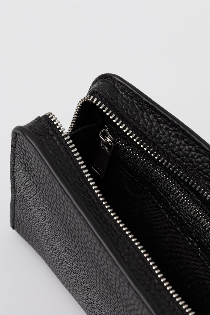 Calvin Klein kozmetická taška pánska kožená čierna LV04D1153G