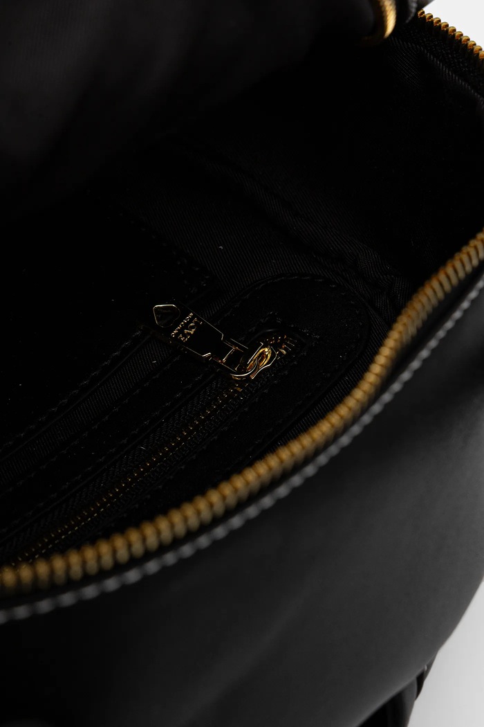 Batoh Love Moschino černá JC4094PP1OLI0000