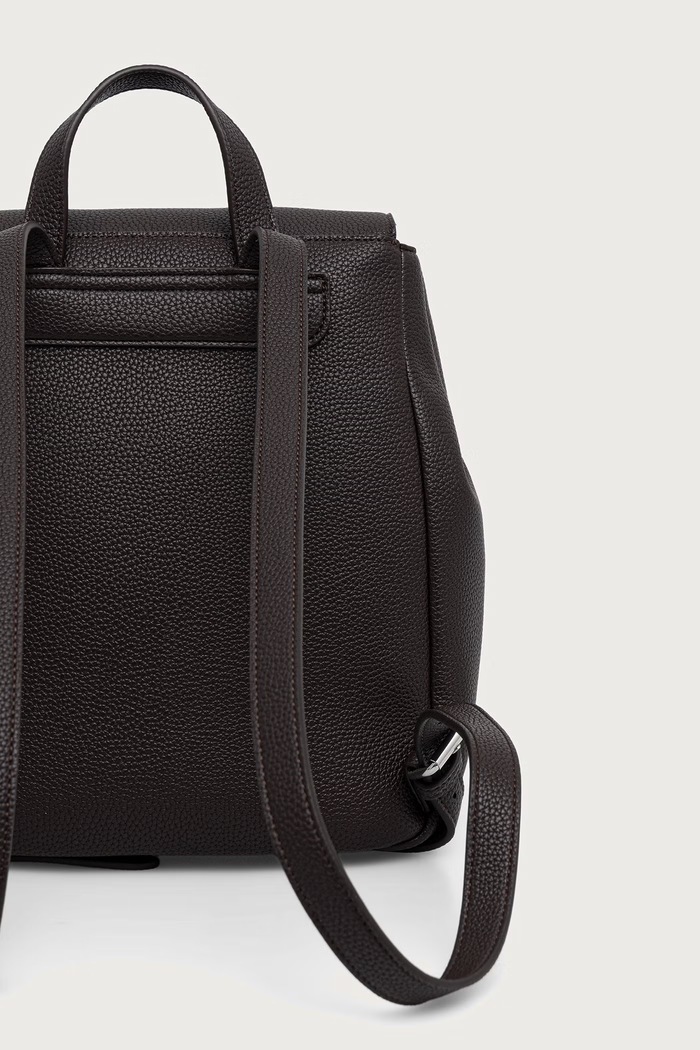 Doplňky Armani Exchange městský batoh dámský z imitace kůže XW002591.AF11902 hnědá