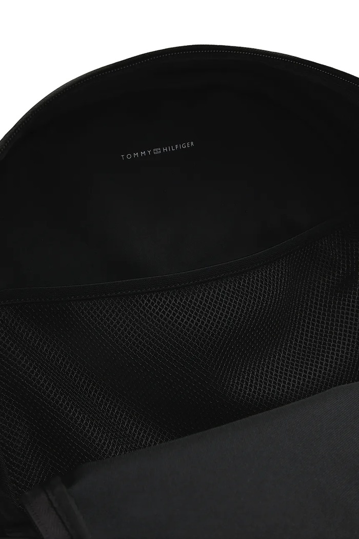 Tommy Hilfiger školní batoh dětský černá KA0KA00017.PPY2