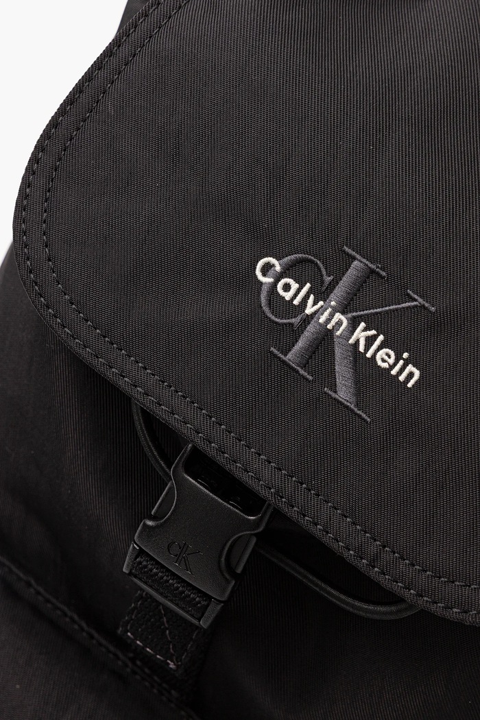 Σακίδιο πλάτης Calvin Klein μαύρο LV04D3320G