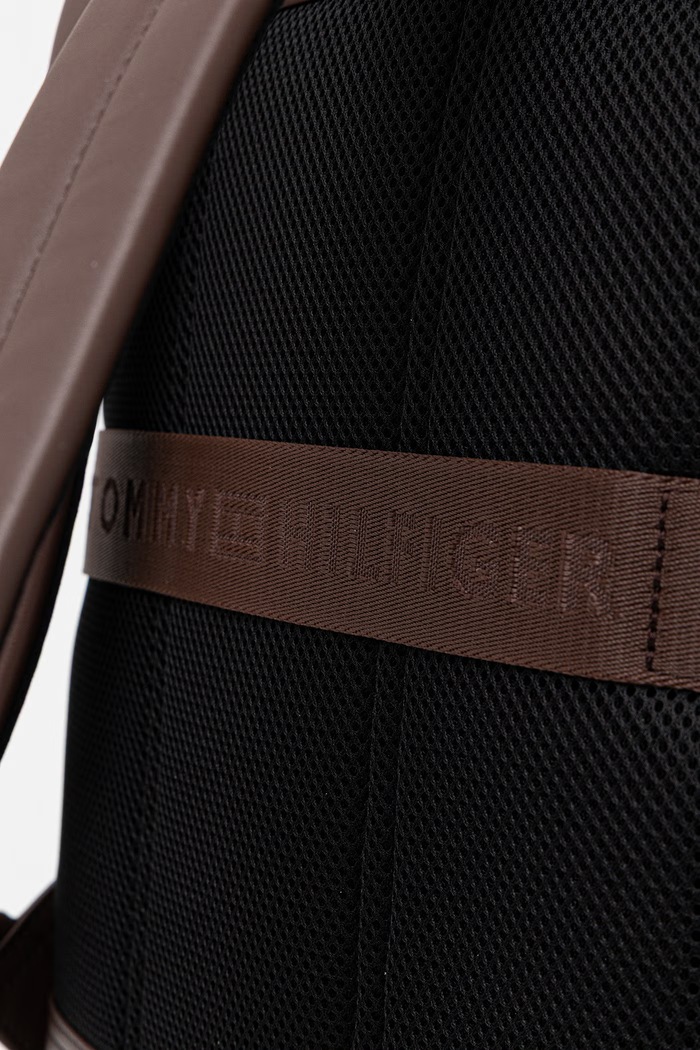 Tommy Hilfiger σακίδιο πόλης ανδρικό από απομίμηση δέρματος καφέ AM0AM14137
