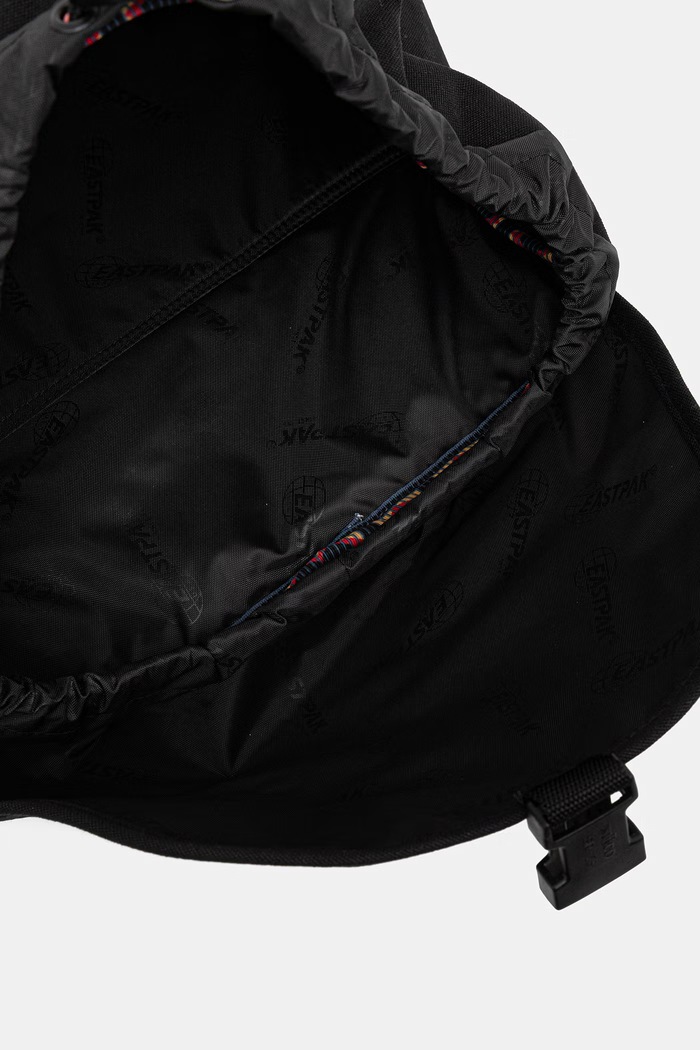 Ruksak Eastpak CHAPEL HILL PAK'R čierna EK0A5BMW0Z41