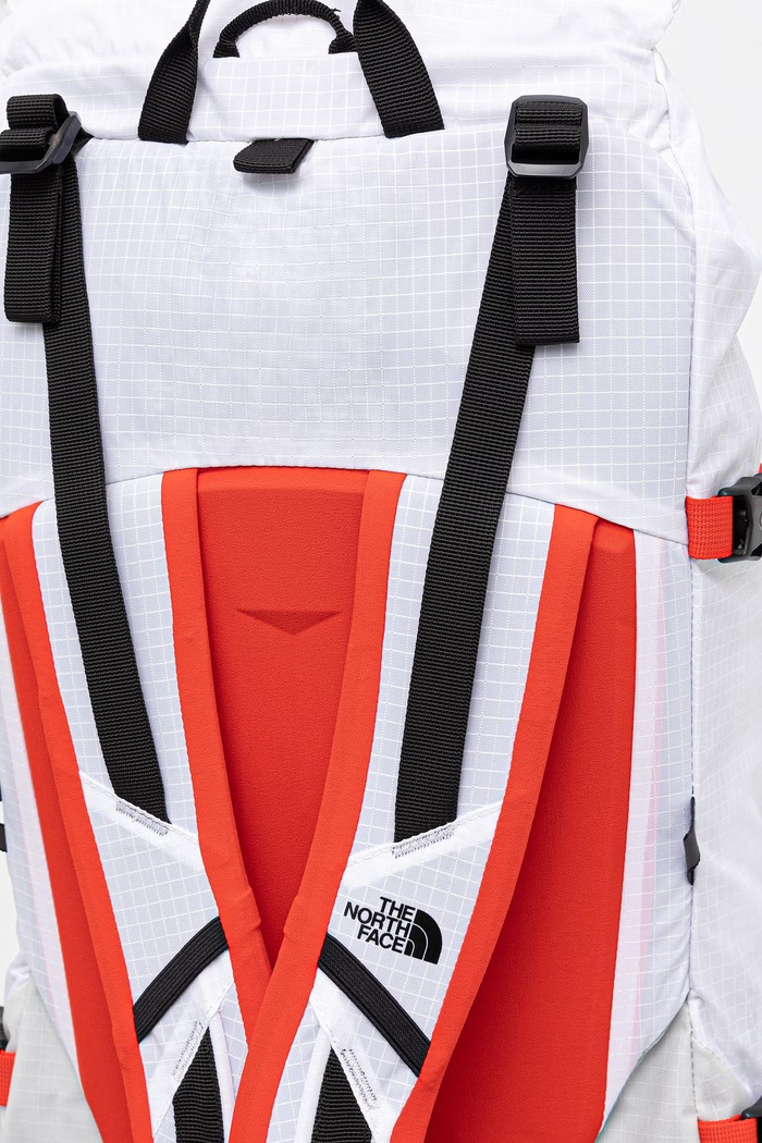 The North Face športový ruksak dámsky PHANTOM 38L biela NF0A52D754G1