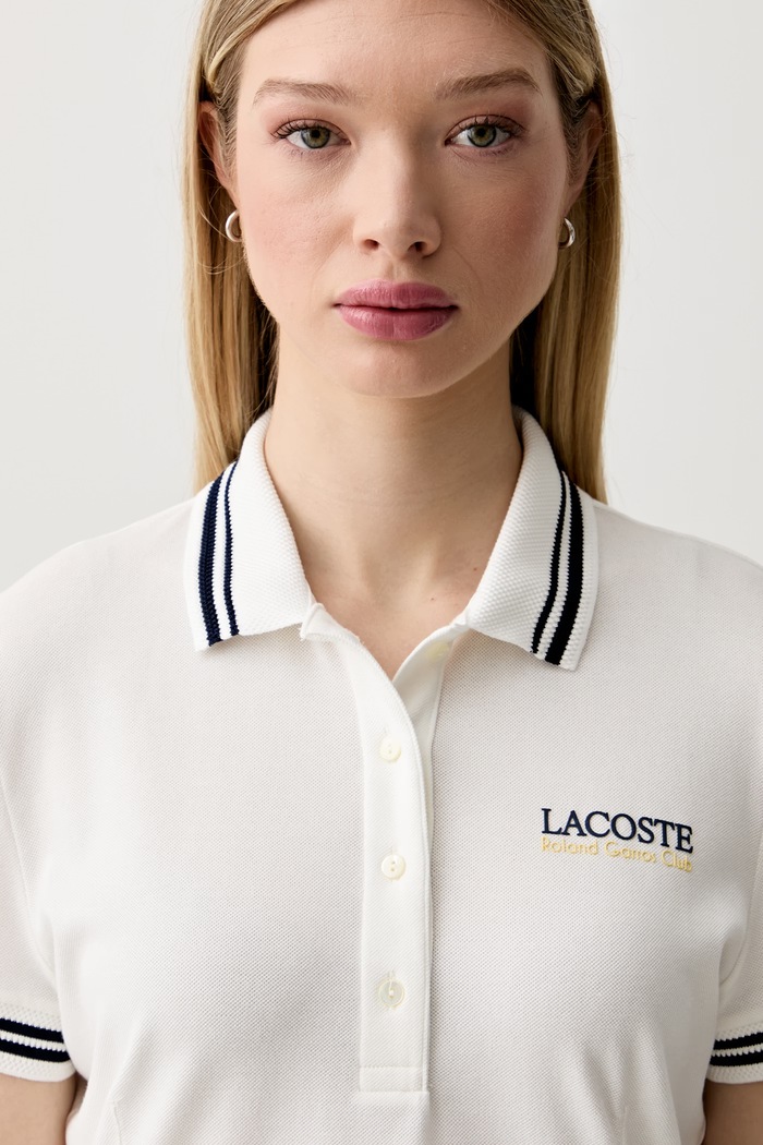 Lacoste polo damskie z bawełną beżowy PF0582