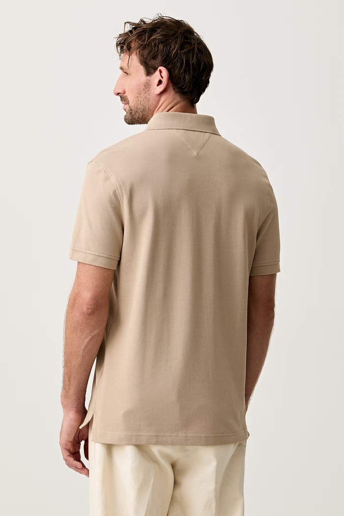 Odjeća Tommy Hilfiger polo majica za muškarce od pamuka s elastanom MW0MW17770. bež