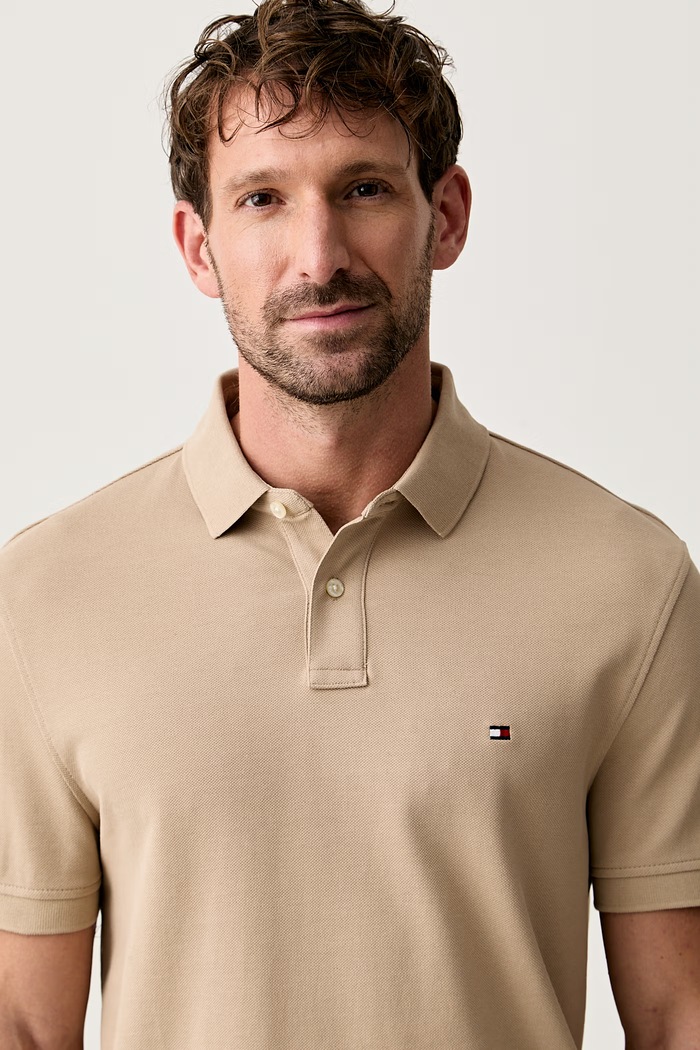 Tommy Hilfiger polo majica za muškarce od pamuka s elastanom bež MW0MW17770.