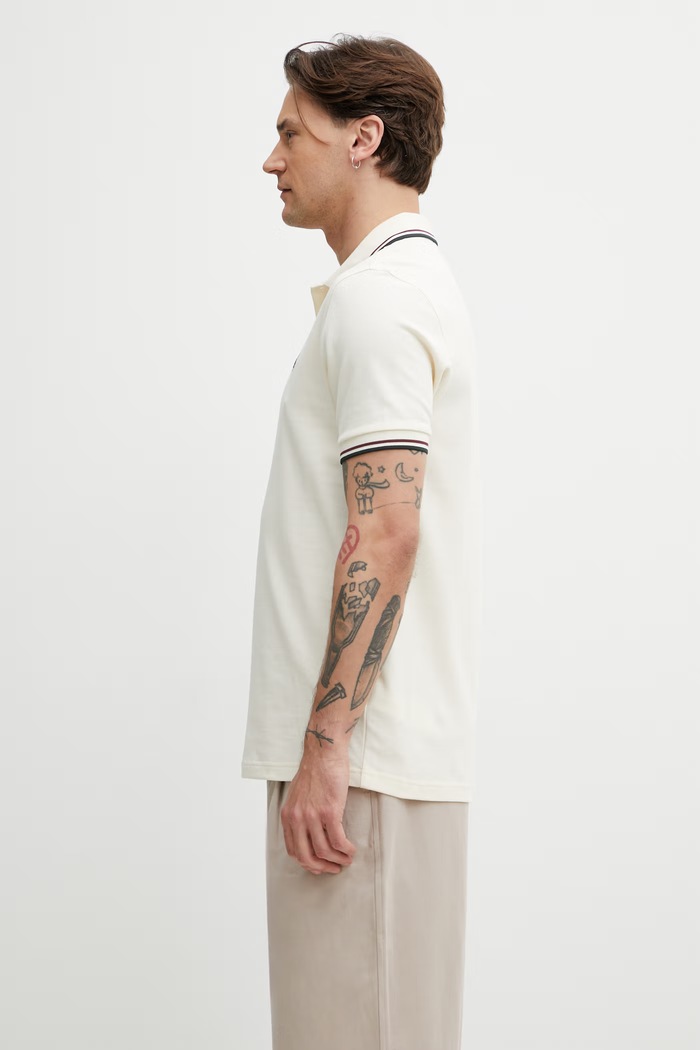 Fred Perry polo bawełniane męskie M3600.84A beżowy SS26