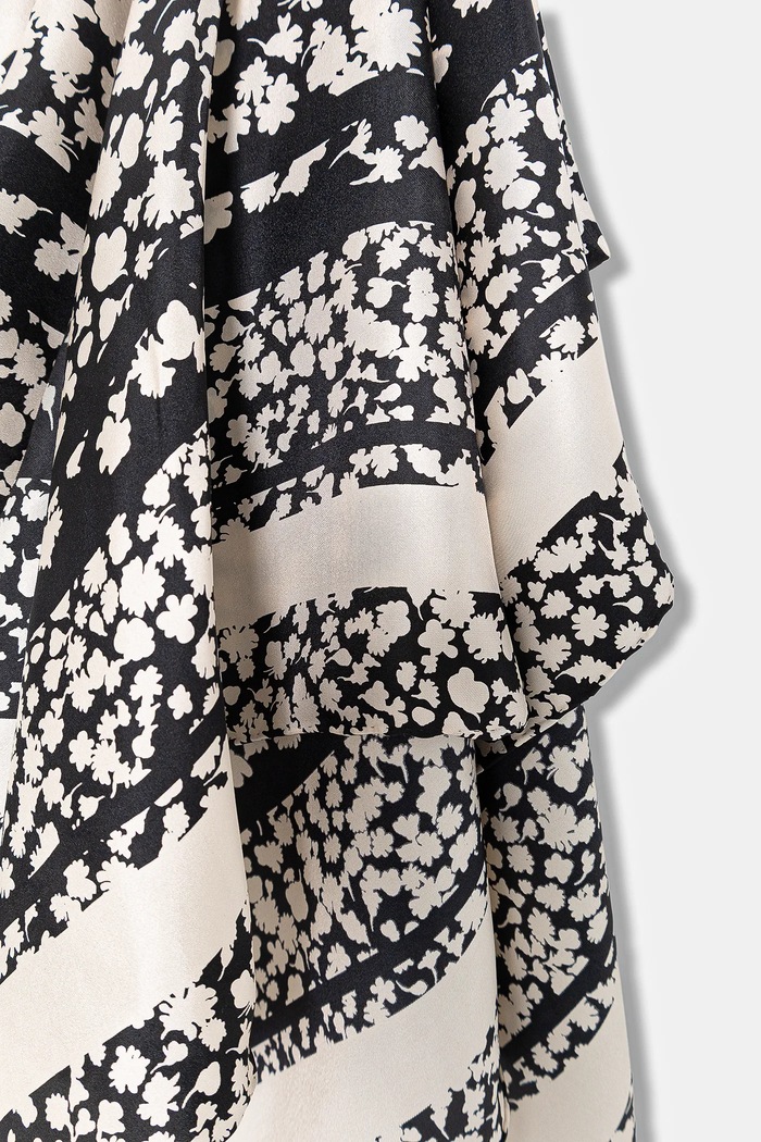 Accessori Weekend Max Mara scialle in seta AONESTONEW 2615541164600 nero