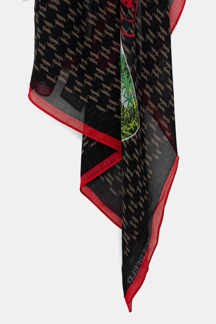 Karl Lagerfeld chusta z domieszką jedwabiu IKON MONOGRAM B1W33032 czarny SS26
