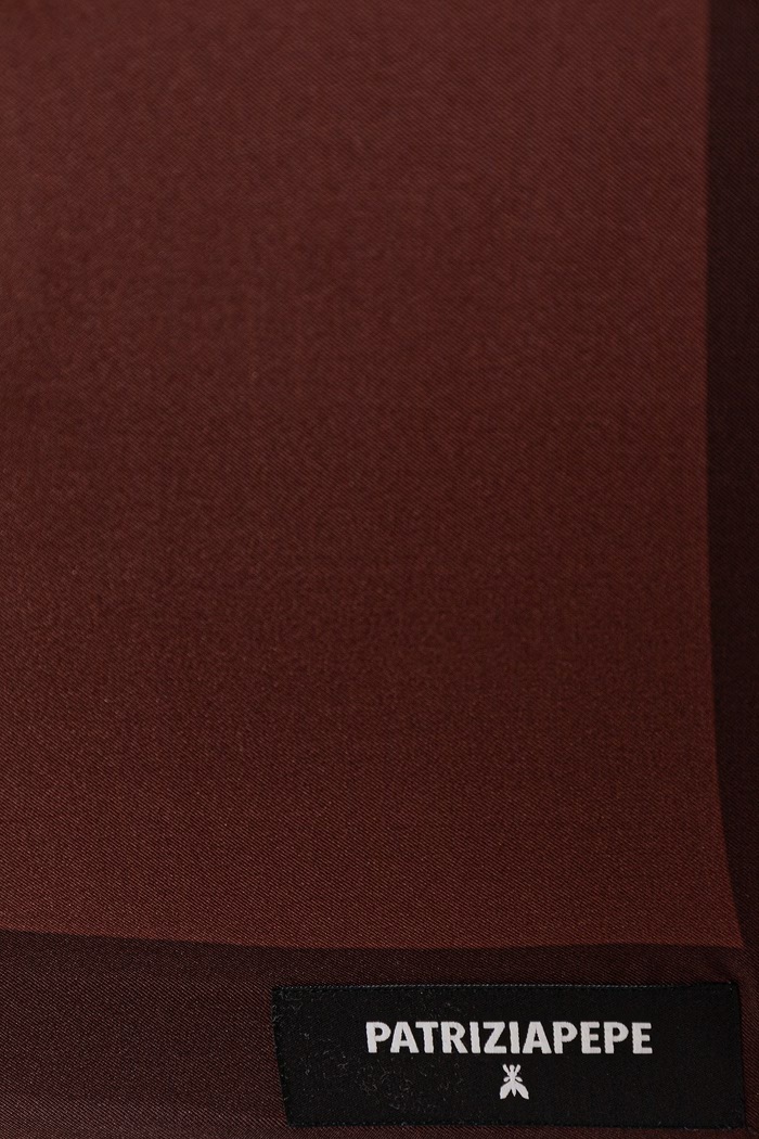 Μεταξωτό φουλάρι Patrizia Pepe 8F0115.A4X1 καφέ SS26