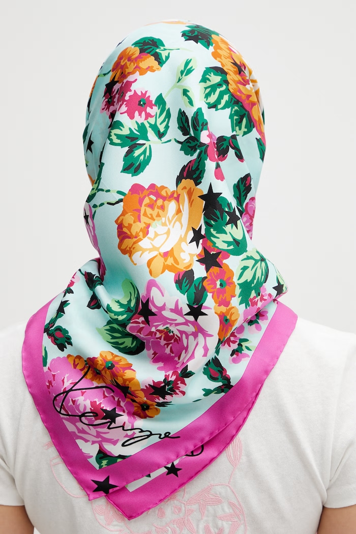 Hedvábný šátek Kenzo Square FG52EW320PEO modrá