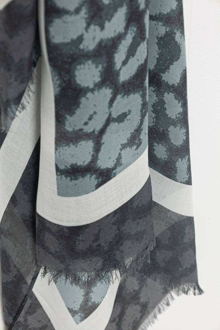 Doplnky AllSaints dámsky šál z modalu 29W065XE sivá