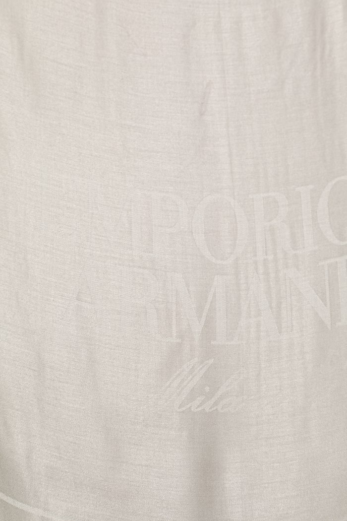 Emporio Armani dámsky šál z viskózy EM005438.AF24678 sivá SS26
