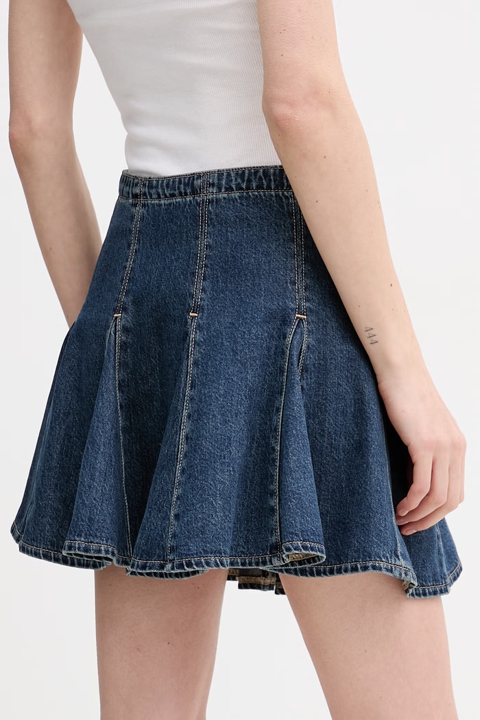 Oblečenie Rifľová sukňa Levi's GODET MINI 005DV tmavomodrá