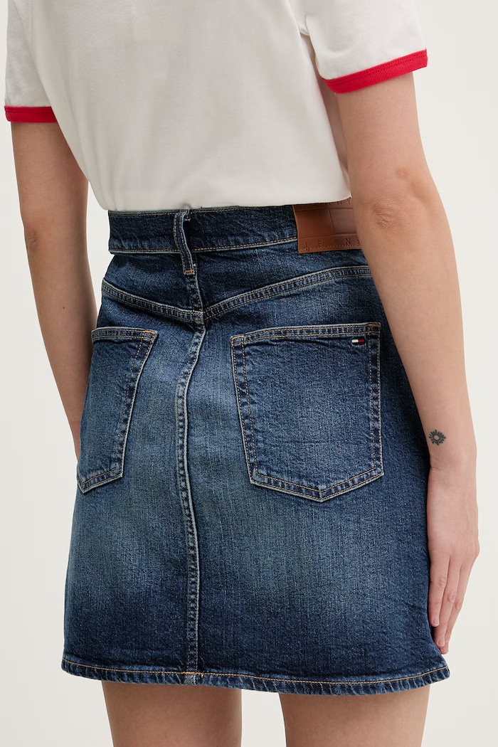 Îmbrăcăminte Tommy Jeans fustă din denim DW0DW22714 bleumarin