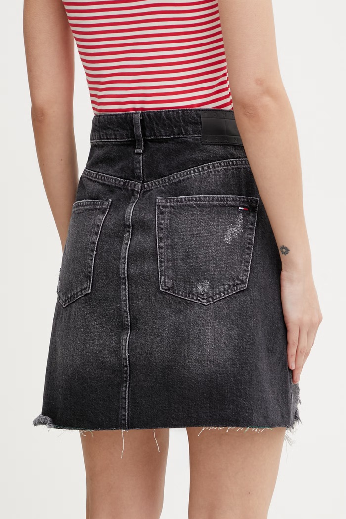 Îmbrăcăminte Tommy Jeans fustă din denim DW0DW22715 negru