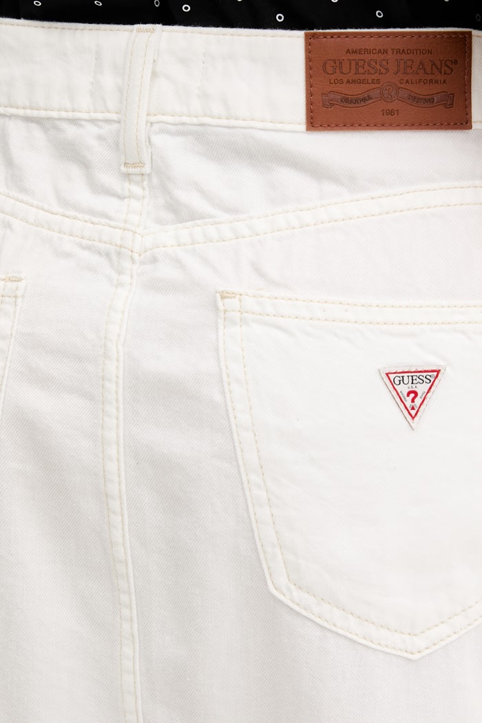 Guess Jeans sukně s rozparkem džínová bílá W6GD52.D5NW2