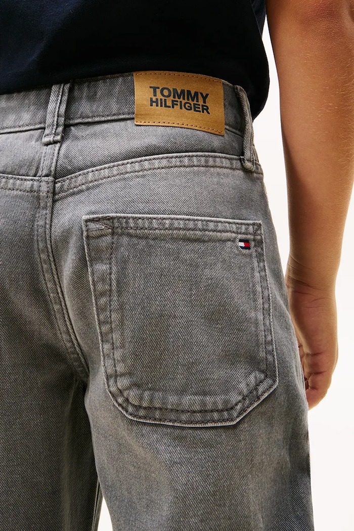 Tommy Hilfiger gyerek farmer STRAIGHT KB0KB10038.128.176.PPY2 szürke