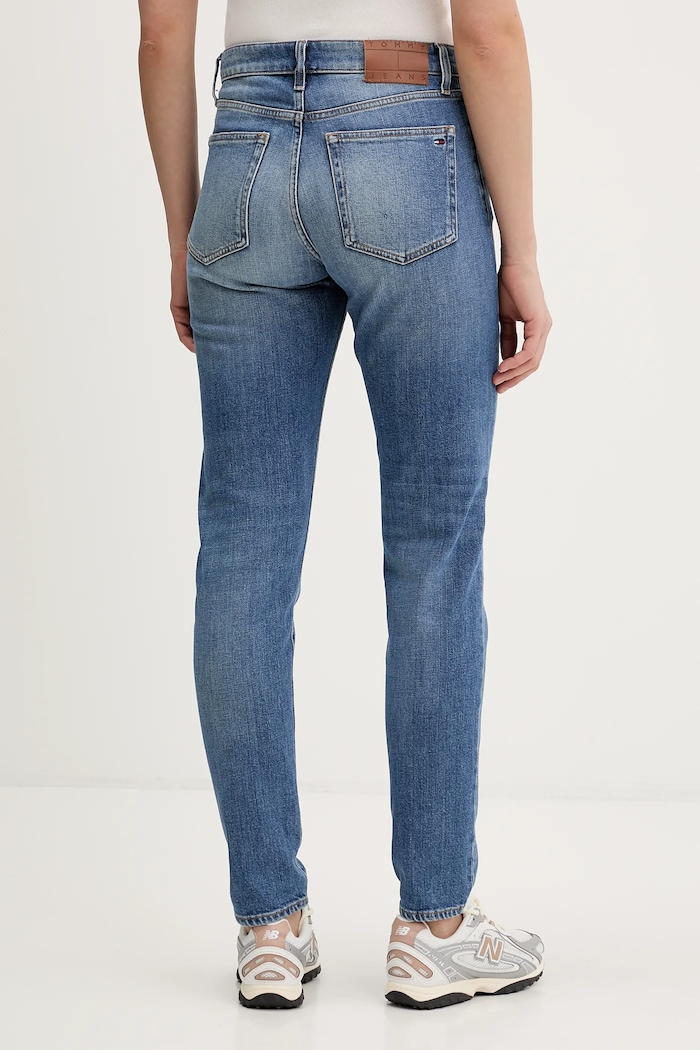 Oblečenie Rifle Tommy Jeans DW0DW22434 modrá