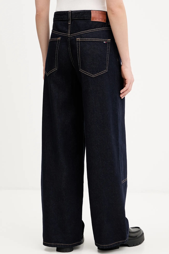 Oblačila Kavbojke Tommy Jeans DW0DW22550 mornarsko modra