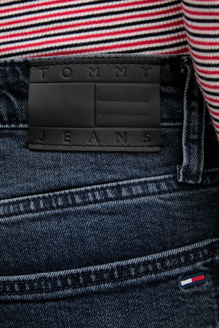 Kavbojke Tommy Jeans mornarsko modra DW0DW22626