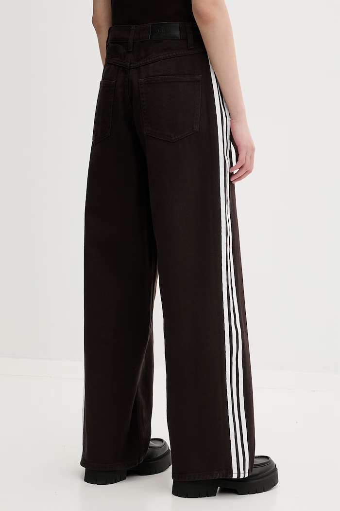 Дрехи adidas Originals дънки дамски Firebird KD2934 кафяв
