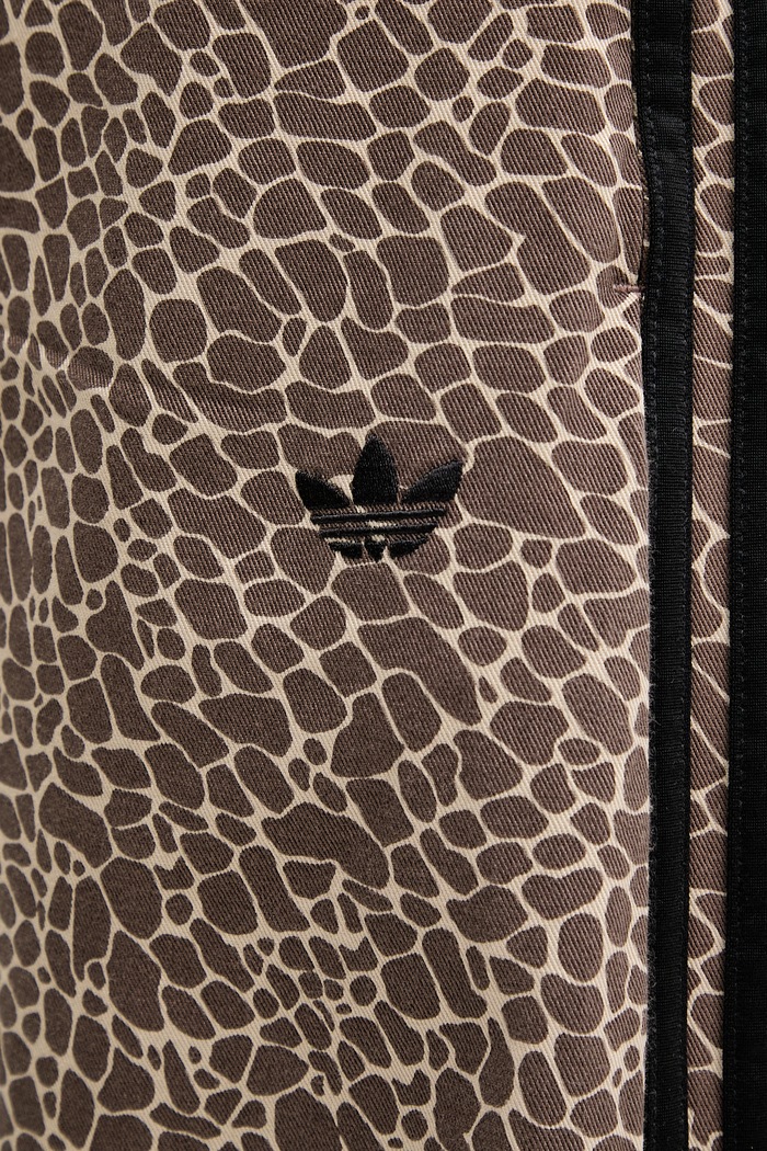 Παντελόνι adidas Originals καφέ KD8811