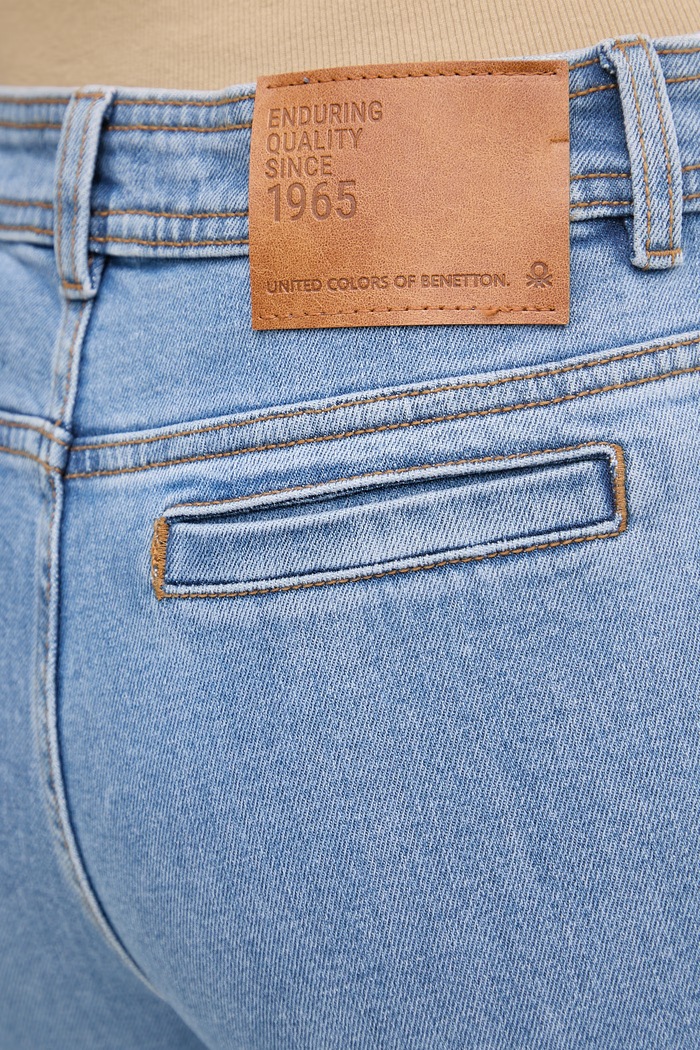 United Colors of Benetton jeansy flare damskie niebieski 4S90DF0AX