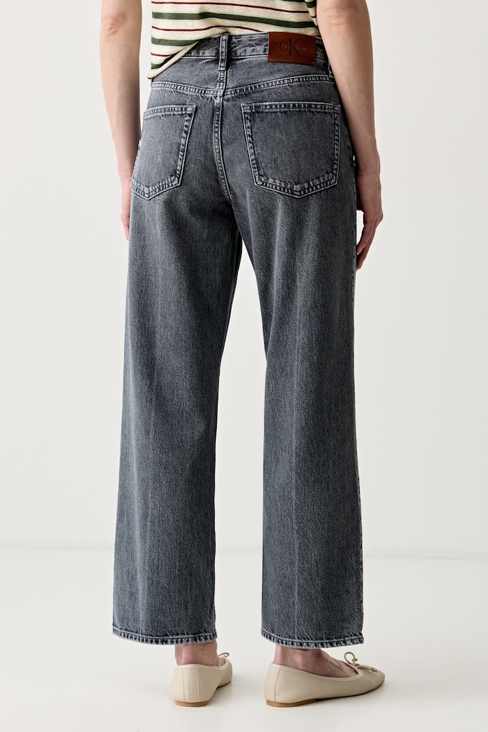 Odzież Calvin Klein Jeans jeansy straight damskie LV047F723G szary