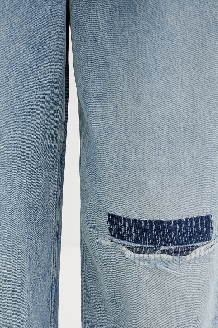 Tommy Jeans jeansy loose damskie DW0DW22377 niebieski
