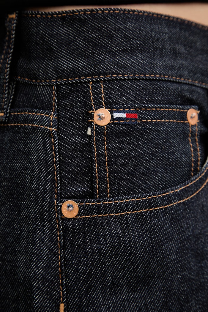 Tommy Jeans jeansy relaxed fit damskie granatowy DW0DW22405
