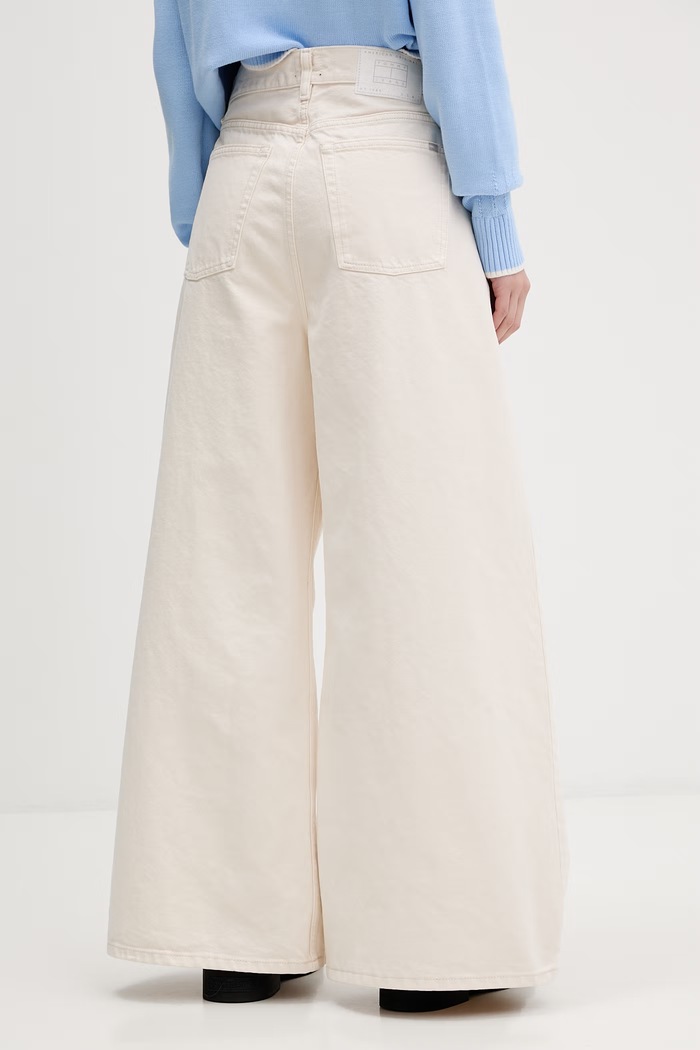 Odzież Tommy Jeans jeansy relaxed fit damskie DW0DW22409 beżowy