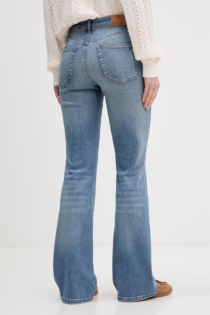 Odzież Tommy Jeans jeansy flare damskie DW0DW22683 niebieski