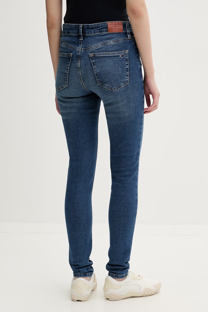 Oblačila Tommy Jeans kavbojke skinny kroja ženske DW0DW22772 mornarsko modra