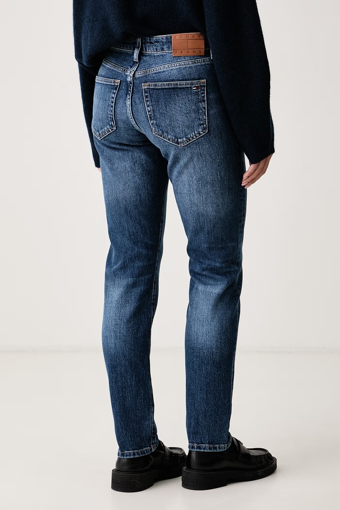 Odzież Tommy Jeans Jeansy slim fit damskie DW0DW23019 granatowy