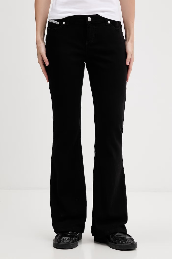 Juicy Couture jeansy flare damskie LOW RISE BOOTCU czarny JCDJE126955