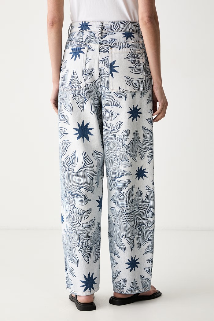 Odzież Never Fully Dressed jeansy relaxed fit damskie NFDTR646 niebieski