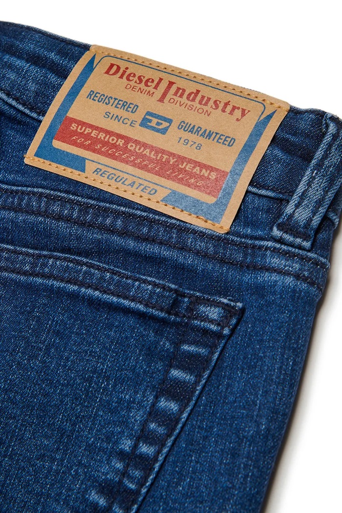 Detské rifle Diesel D-ARRY-J TROUSERS modrá J02340.KXBSY