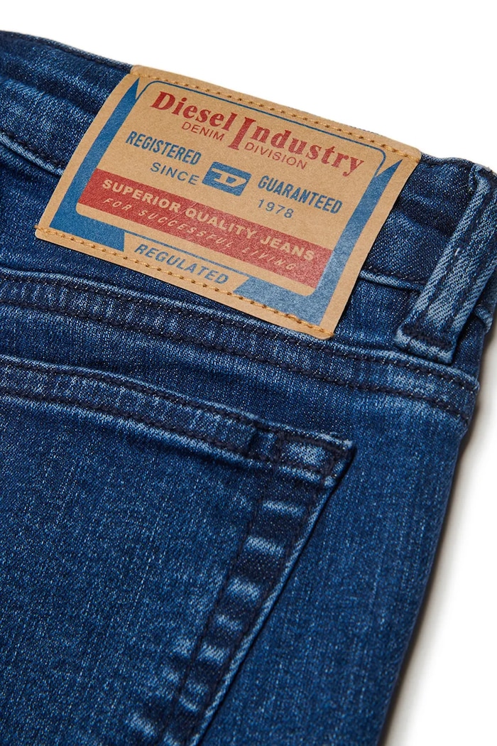 Detské rifle Diesel D-ARRY-J TROUSERS modrá J02340.KXBSY