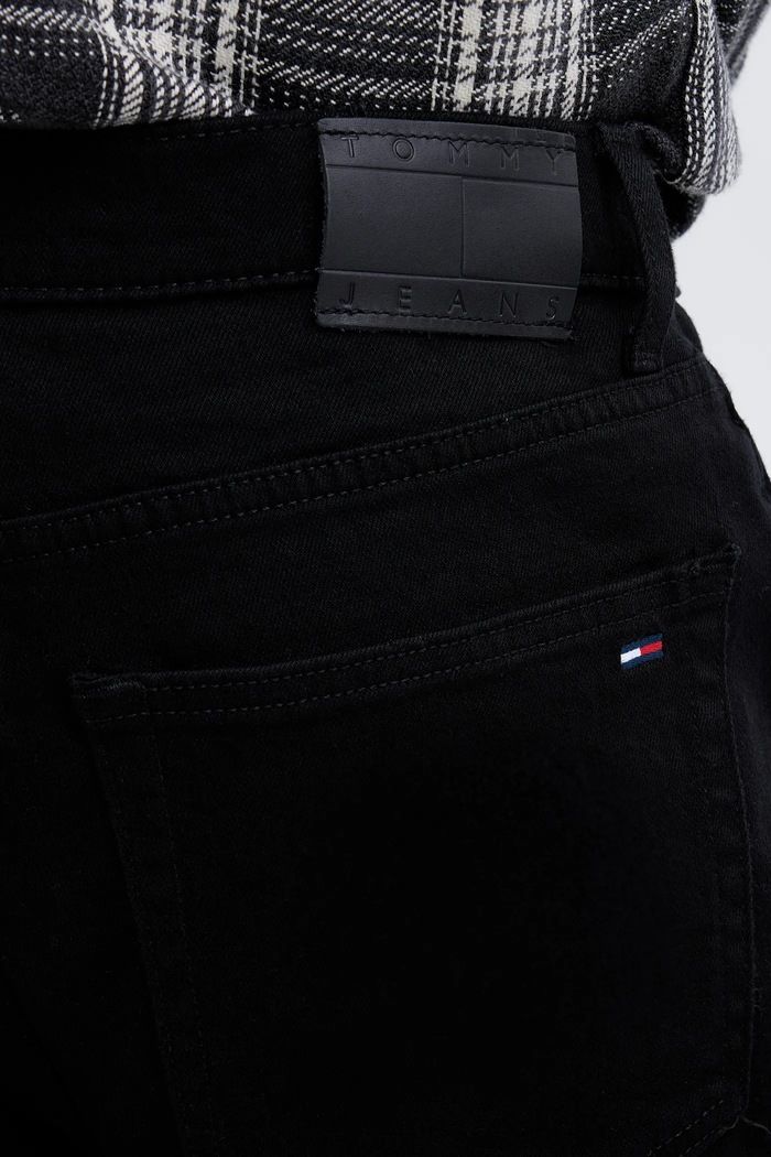 Τζιν παντελόνι Tommy Jeans μαύρο DM0DM22579