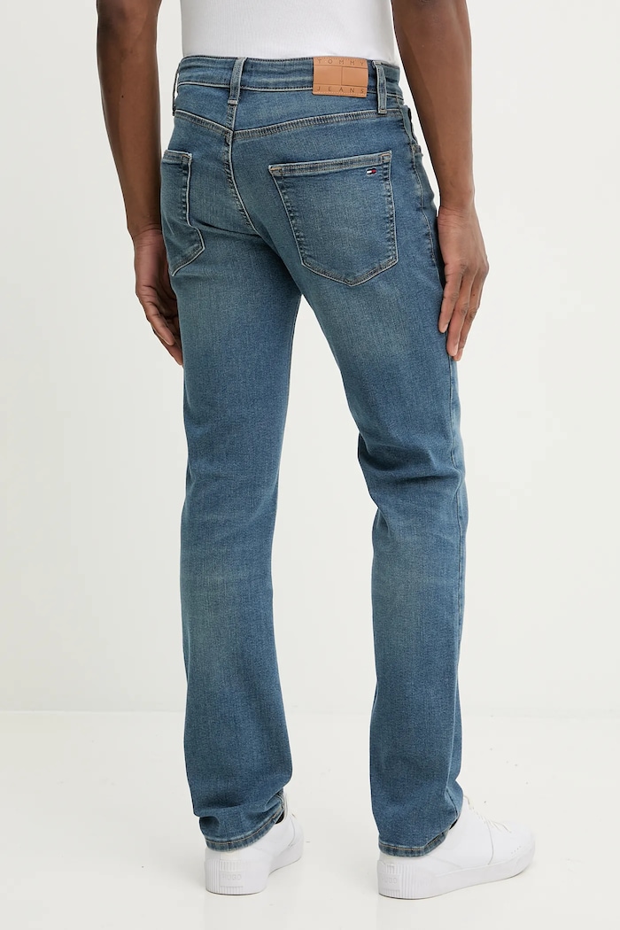 Odjeća Traperice Tommy Jeans DM0DM22581 plava