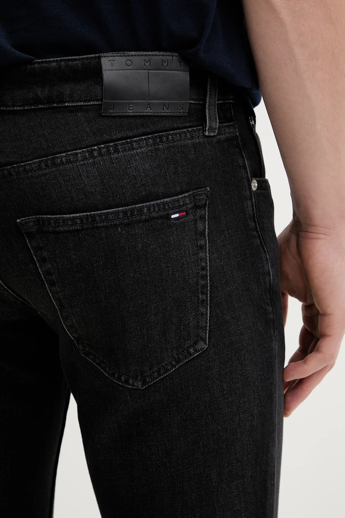 Džíny Tommy Jeans černá DM0DM22590