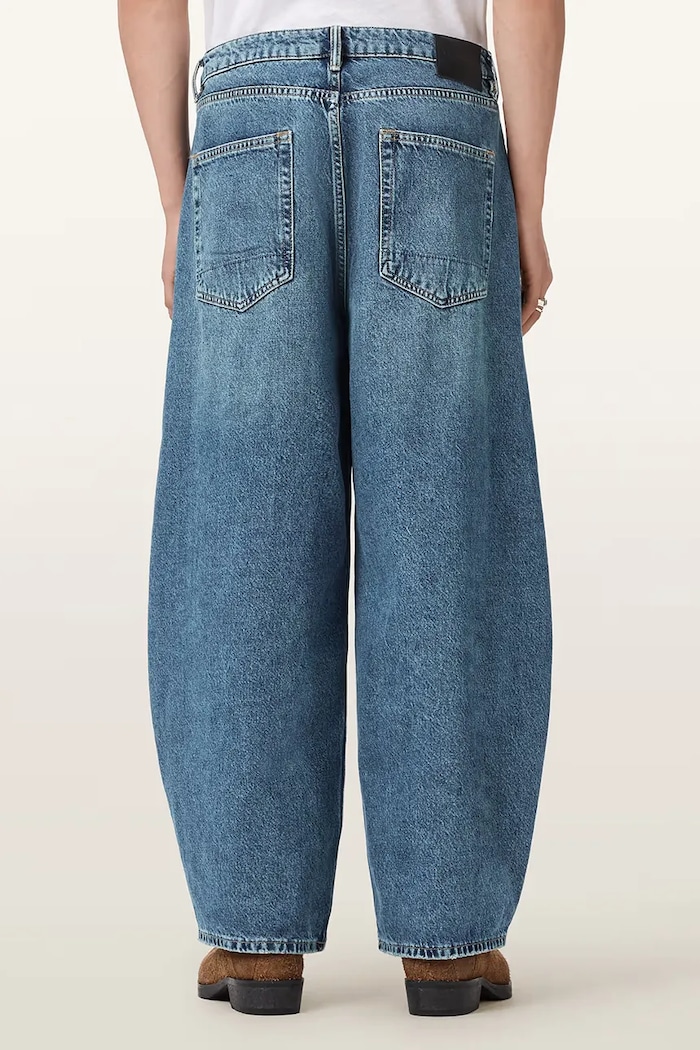 AllSaints jeansy barrel męskie BARREL SLOUCH M005EE niebieski SS26