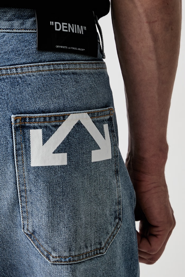 Off-White Half Arrow джинсы relaxed fit для мужчин 44XYA18JS26D002400 голубой