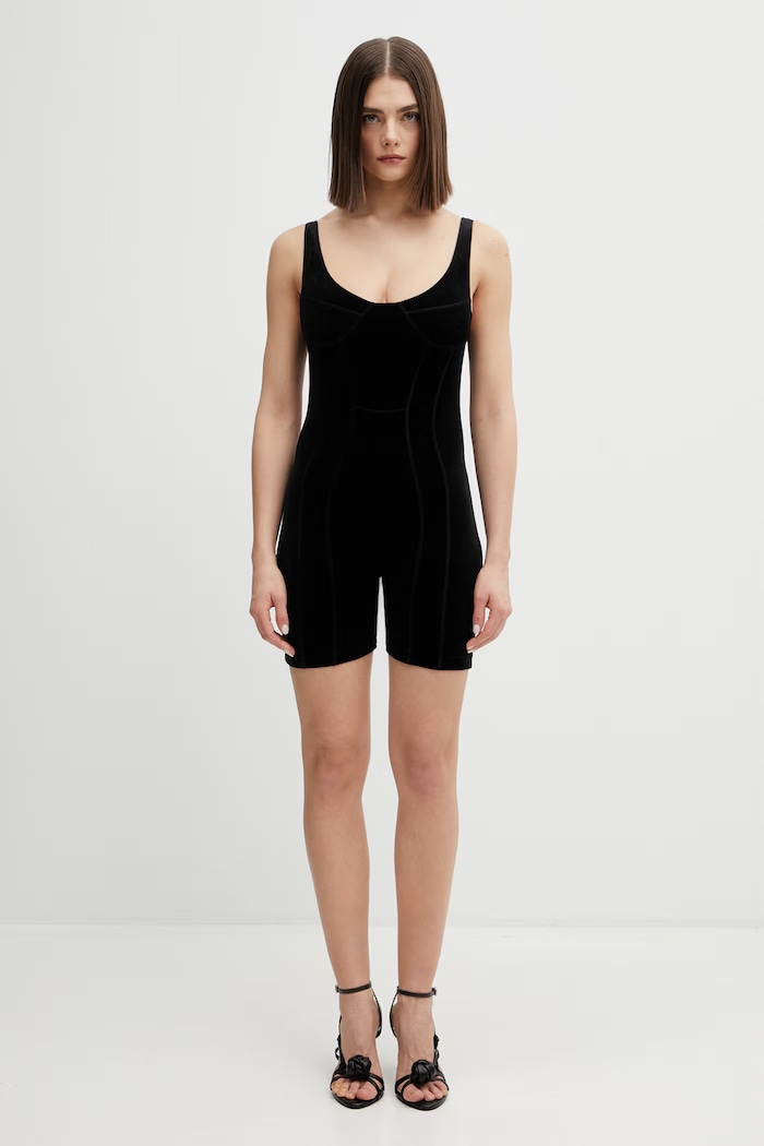 VETEMENTS salopeta de catifea Push-up Romper rotund negru WE76BD411B