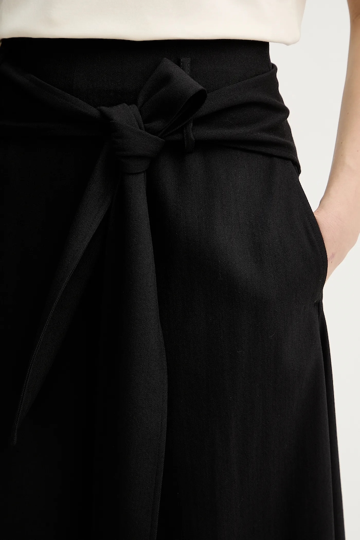 BOSS pantaloni cu lână Toscara negru 50553676