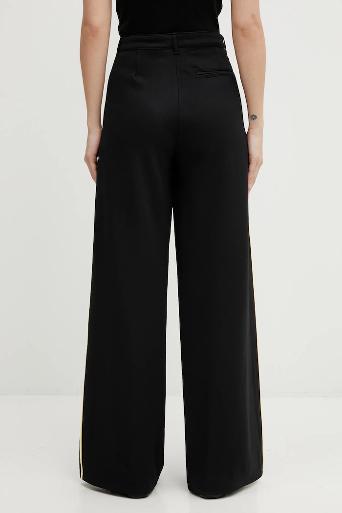 Odzież adidas Originals spodnie Manager Pants KD2963 czarny