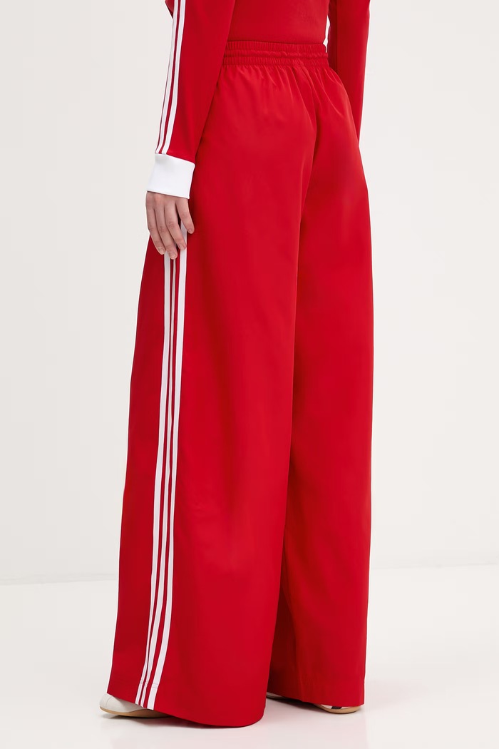 Îmbrăcăminte adidas Originals pantaloni de trening femei Firebird KD6299 rosu